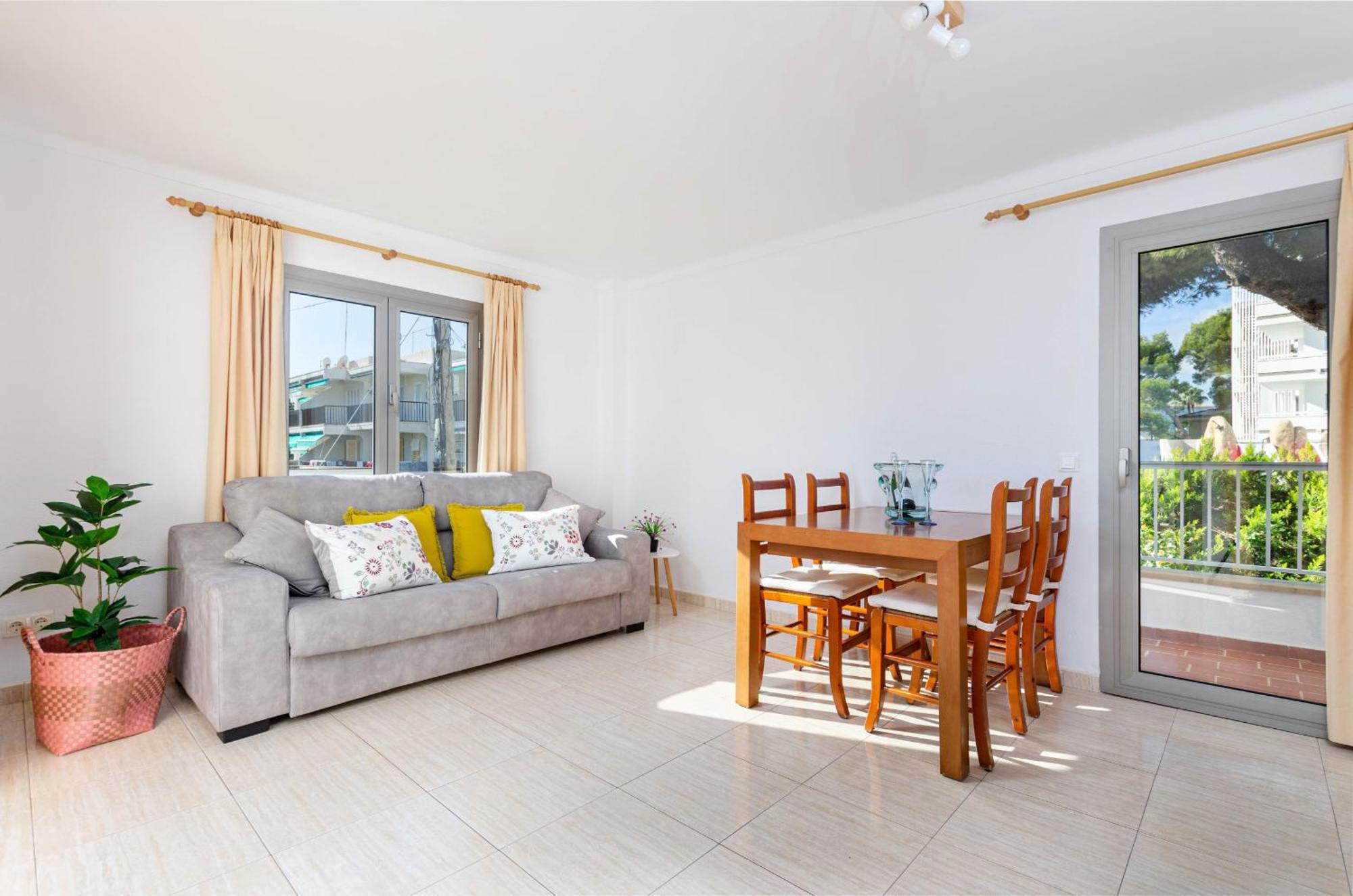 Apartment Yourhouse Roses 9 *
